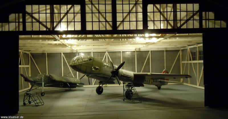 Fieseler Fi 156 C-3 Storch, Hangar, Junkers Ju 88 V5 Glasveranda